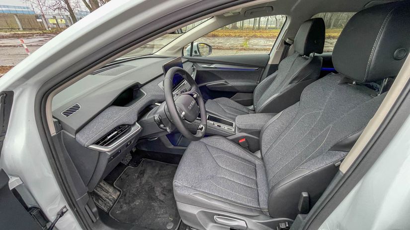 Kým väčšina elektromobilov dáva na obdiv svoje...