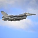 Ďalšie tri nové F-16 sú už doma. Slovensko má už desať moderných stíhačiek