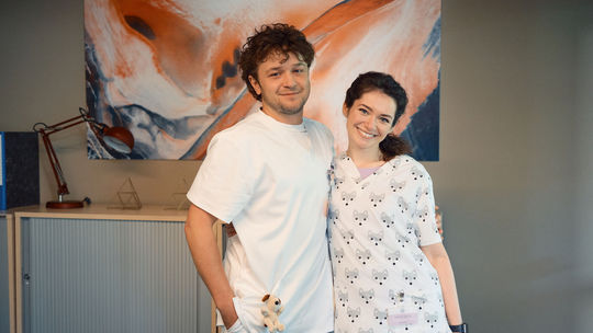 Táňa (Katarína Krajčovičová) je študentka...