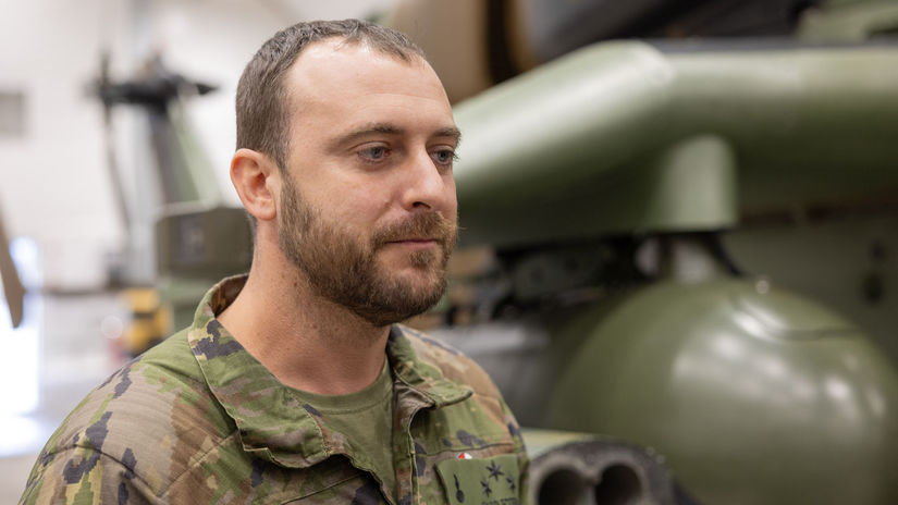 Kapitán Alberto Carretero, pilot vrtuľníka Tiger.