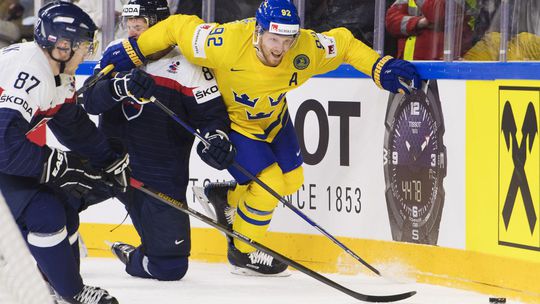 Pre zranenie nehral tri roky, takmer skončil s hokejom. Švédska ikona sa predstaví na olympiáde