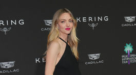 Herečka Amanda Seyfried v kreácii Balenciaga. 