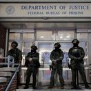 Deň po americkom útoku a zajatí Madura vládne vo Venezuele napätý pokoj, počet obetí útoku stúpol na 80 (online)