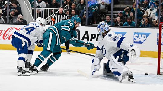 Vyrovnal sa Tatarovi či Slafkovskému. Unikát Regenda, na hetrik potreboval len 15 striedaní