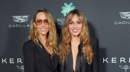 Tish Cyrus a jej dcéra Miley Cyrus (vpravo). 