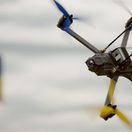 Ukrajinský dron s vlajkou