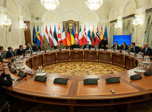 vojna na Ukrajine, Kyjev, bezpečnostní poradcovia