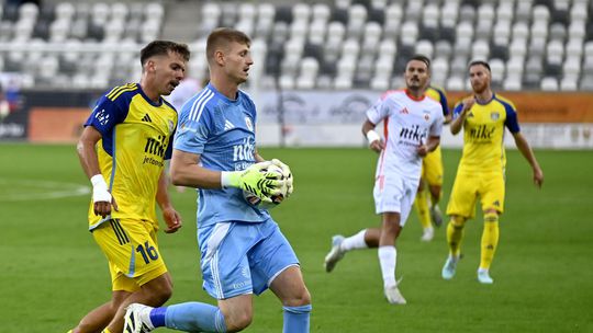 Talentovaný Slovák opúšťa Niké ligu, v Plzni by mal nahradiť reprezentanta. Hollý si za Spartu nezahrá ani na jar