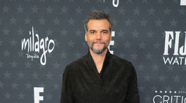 Herec Wagner Moura v kreácii Zegna. 