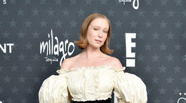 Herečku Hannah Einbinder opäť obliekol módny dom Louis Vuitton. 