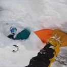 sneh, lyžiar, záchrana, snowboardista