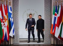 1413. deň: Koalícia ochotných chce dať...