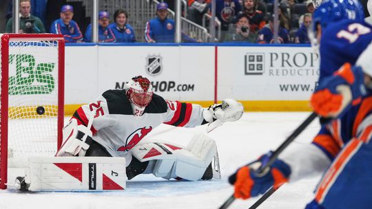 Najhorší brankársky výkon histórie NHL. Mal dostať 1,4 gólu, napokon ich inkasoval deväť