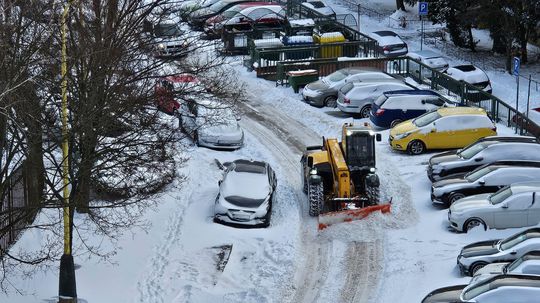 Slovensko zviera mráz a sneh. V dvoch okresoch na východe vyhlásili kalamitný stav