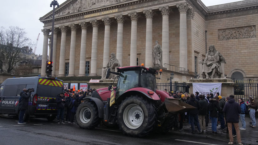 Francúzsko farmári protest Paríž traktory