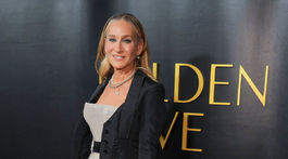 Herečka Sarah Jessica Parker prišla na podujatie v kreácii Paolo Sebastian. 