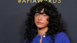 Herečka Odessa A’zion prichádza na udeľovanie...