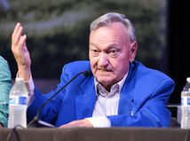 Život zasvätil pátraniu po stopách...