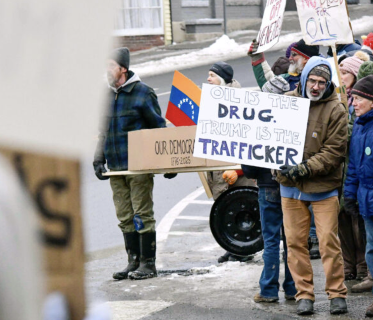 Protesty v USA v Brattleboro  a Columbuse proti...