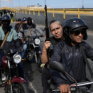 Krvavá ropa Venezuely: Až Trumpovi rupli nervy...