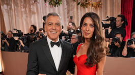 Herec George Clooney a jeho manželka Amal...