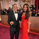 Herec George Clooney a jeho manželka Amal...