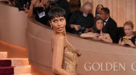 Herečka a modelka Sabrina Dhowre Elba v kreácii Guy Laroche. 