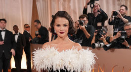 Herečka a speváčka Selena Gomez v kreácii Chanel. 