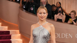 Herečka Kate Hudson prišla v róbe Armani Privé. 