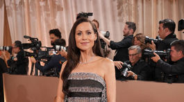 Herečka Minnie Driver v kreácii Sabina Bilenko Couture. 