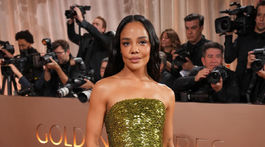 Herečka Tessa Thompson v kreácii Balenciaga Haute Couture. 