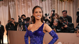 Modelka a influencerka Haley Kalil v kreácii Marc Bouwer.