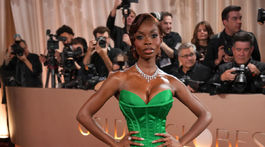 Olandria Carthen v kreácii Christian Siriano. 