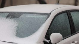 Bratislava, sneh, poľadovica, auto, námraza, ľad