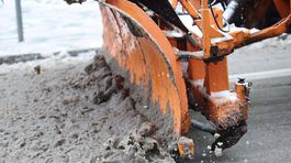 Bratislava, sneh, poľadovica, pluh