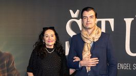 Herečka Hana Gregorová prišla aj s partnerom. 