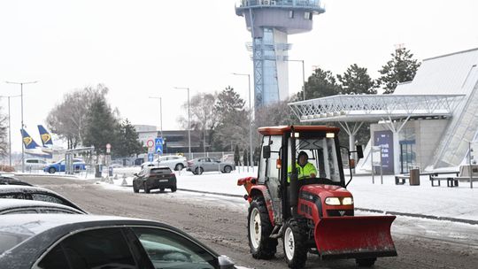 Aká je situácia na letiskách? Do Košíc sa cestujúci nedostali, na Londýn čakali v odletovej hale hodiny
