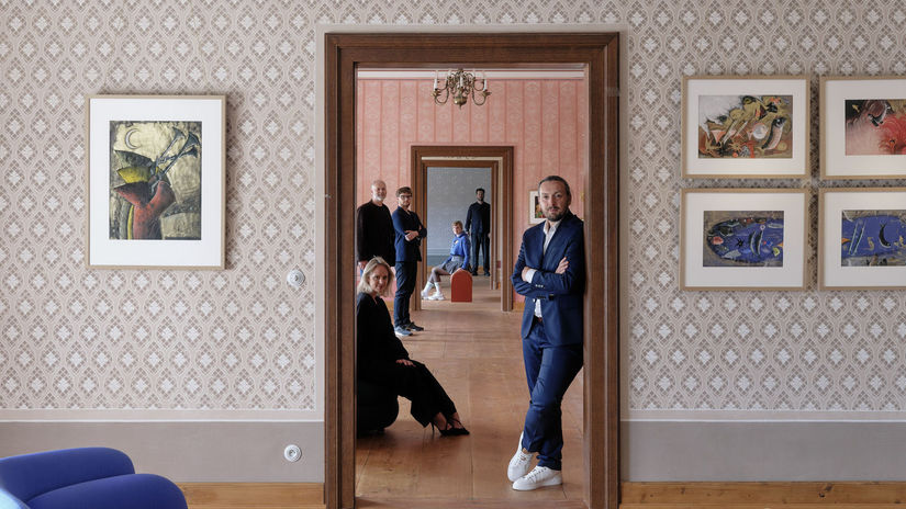 Palác ilustrácie, Ivo Janoušek