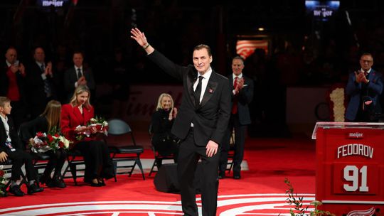 Ruská legenda Detroitu priznala, že urobila chybu. Fiodorov dorazil na svoj slávnostný večer na Corvette