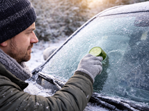 sneh, ľad, námraza, zima, poľadovica, chodník, auto, trik, virál, rady, internet, uhorka, zemiak, NEPOUŽÍVAŤ