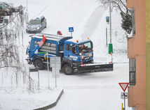 SR Pezinok počasie poľadovica sneh doprava komplikácie BAX