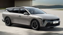 Z Kie K4 je už aj kombi Sportswagon