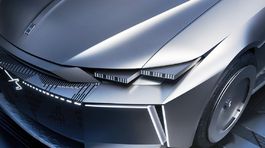 Taylor Made N°4 ukazuje športový strih DS