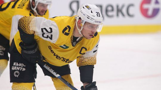 Reprezentant Adam Liška v životnej forme. Kapitán Čerepovca sa blysol v KHL hetrikom