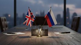 Britská a ruská vlajka - obrázok vytvorený AI
