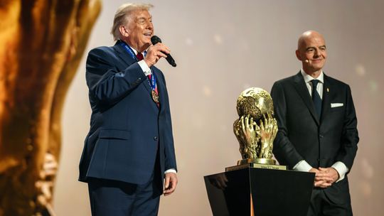 Zoberte Spojeným štátom MS vo futbale. Skupina britských politikov žiada FIFA, aby konala