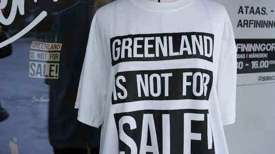 Posadnutosť pokračuje. Trump neustúpil ani európskym vojakom v Grónsku. Obetuje prezident NATO?