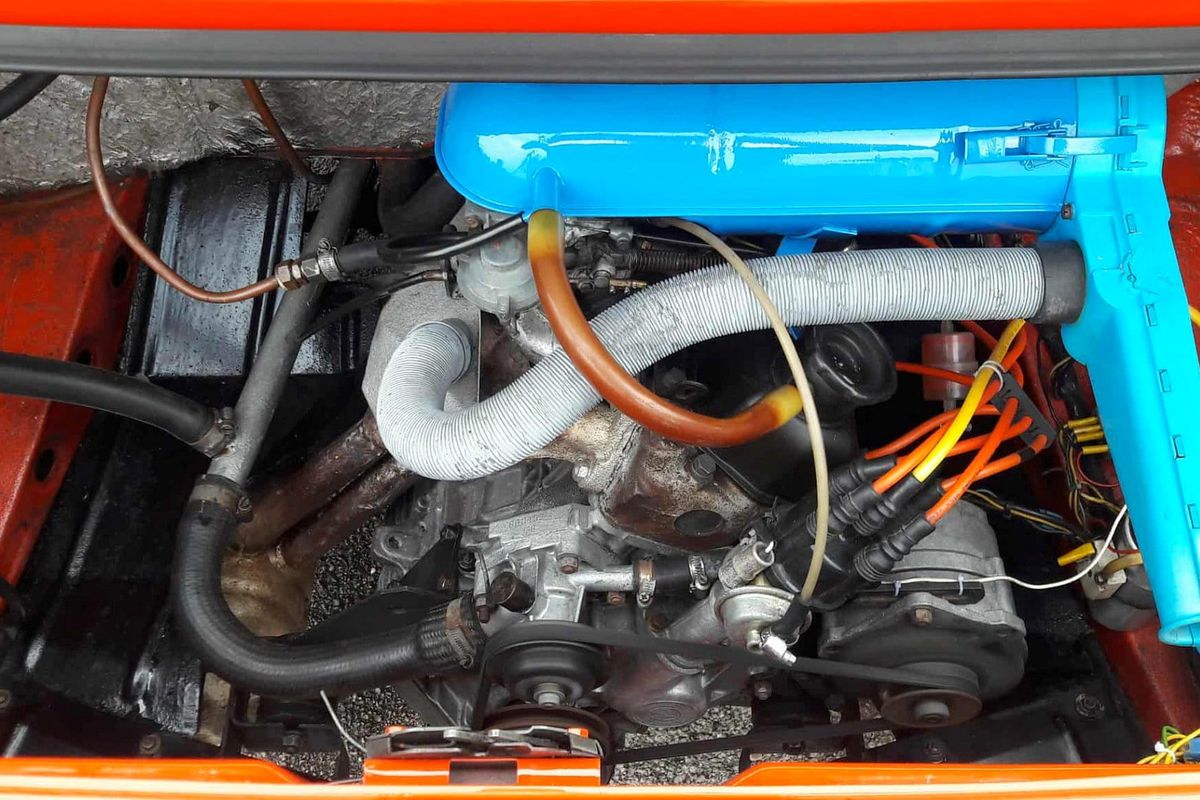 Vzadu umiestnený 4-valec s objemom 1,3 litra a...