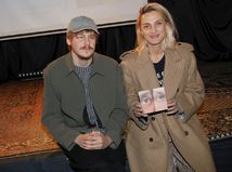 Speváčka Poláková čaká dieťa s kolegom,...