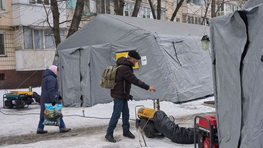Mráz prichádza z Kremľa... na Ukrajinu. Putin využíva zimu ako zbraň, Ukrajincom po útokoch chýba teplo a elektrina